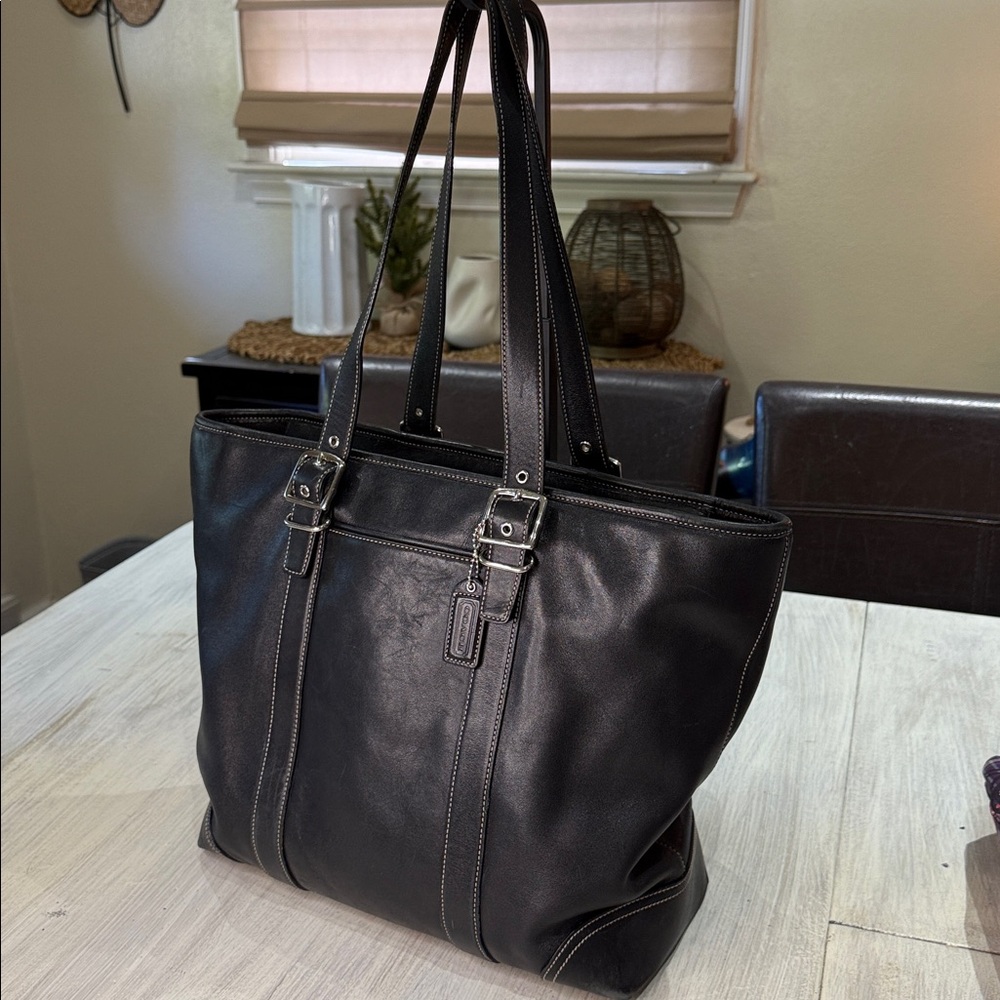 Vintage Coach Leatherwear Medium Black Leather Tote- EUC